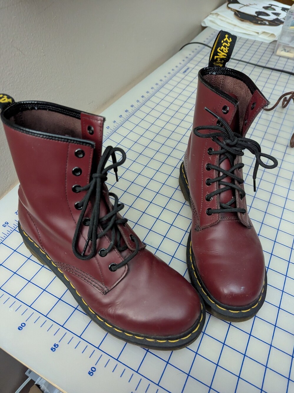 Dr Martens 1460 Burgundy Size 9 Eight Eye Boots